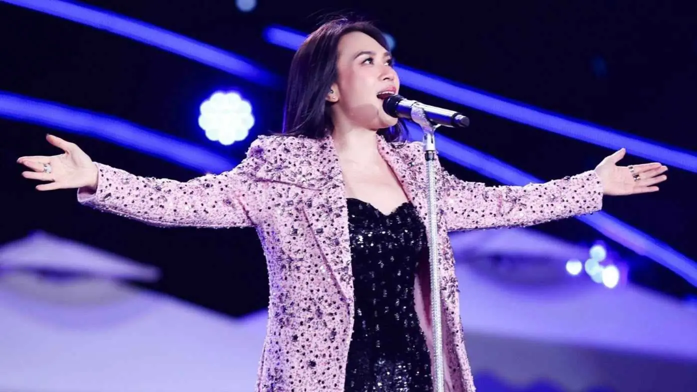 ‘Chuyện để dành’ của Mỹ Tâm vươn lên Top 1 YouTube Trending